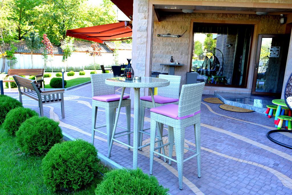 Hotel Victoriya'S House Hisarya Esterno foto